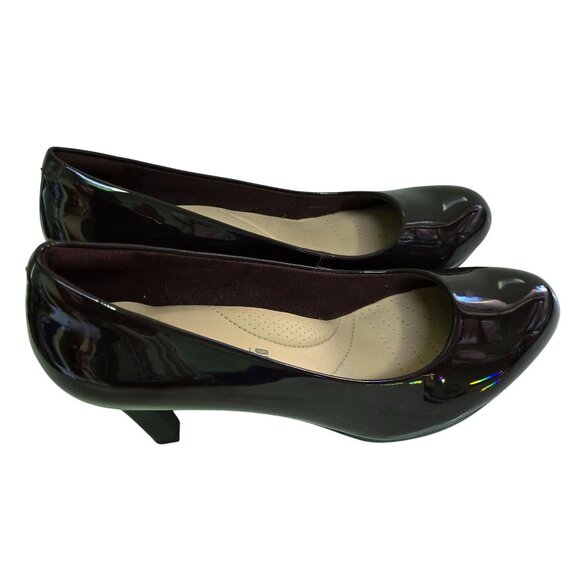 Clarks Collection NWT Adriel Viola Aubergine Patent Faux Leather Pumps Size 8.5 - Picture 1 of 8